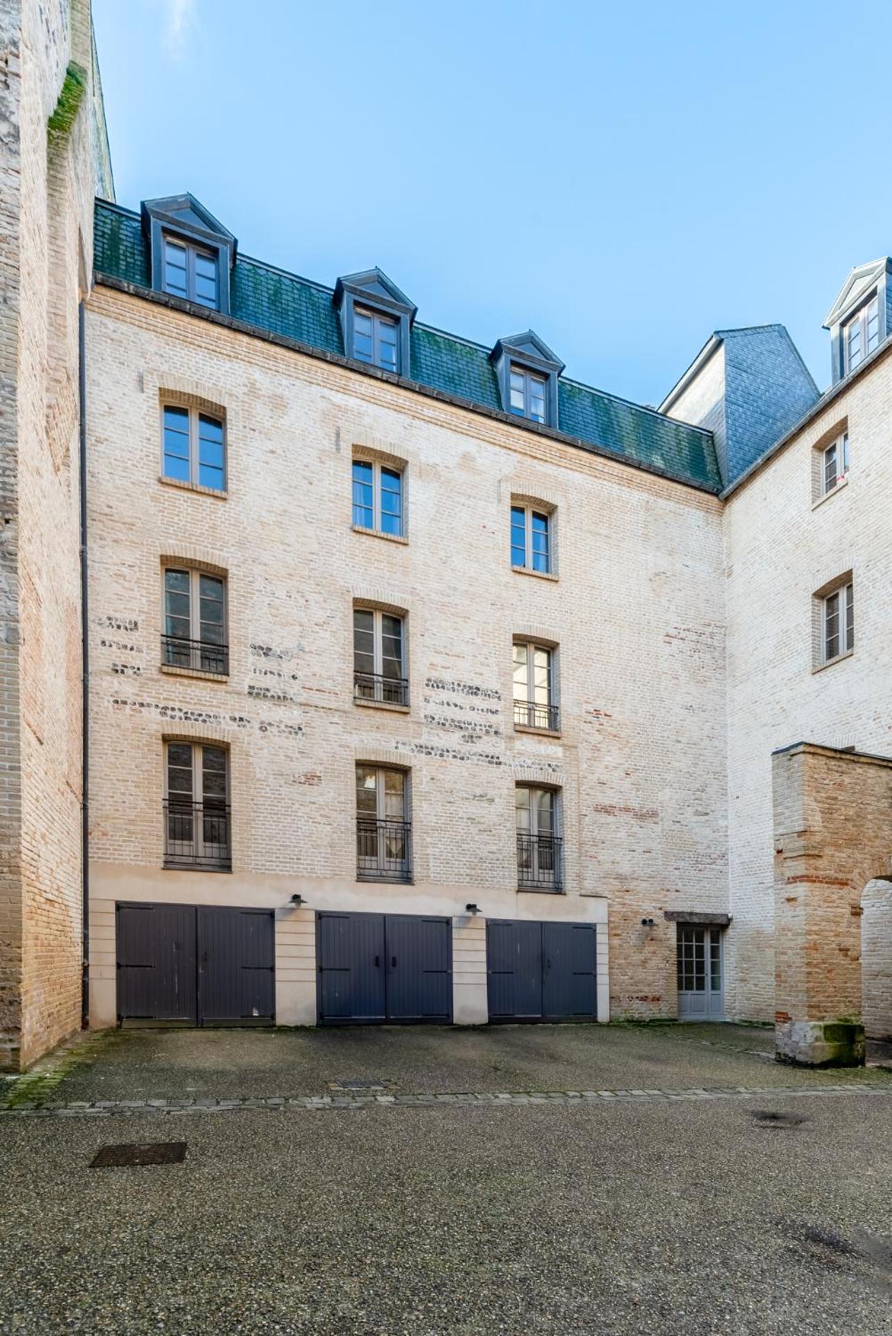 "Hinkley" Centre Ville Place De Parking Prive Dieppe Exterior foto